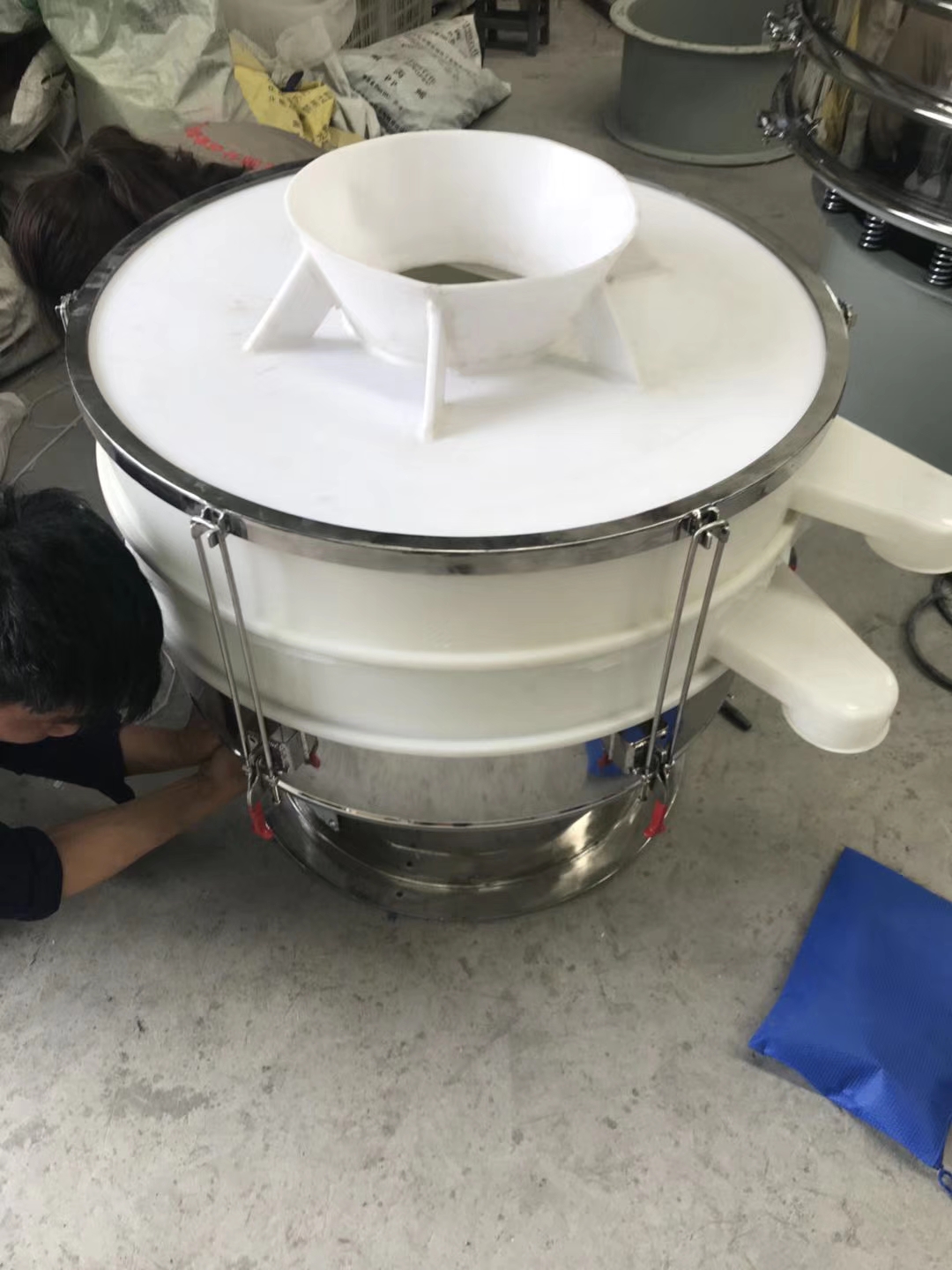 食品级抖音TIKTOK色板免费网站IOS那里生产食盐、白砂糖筛选机